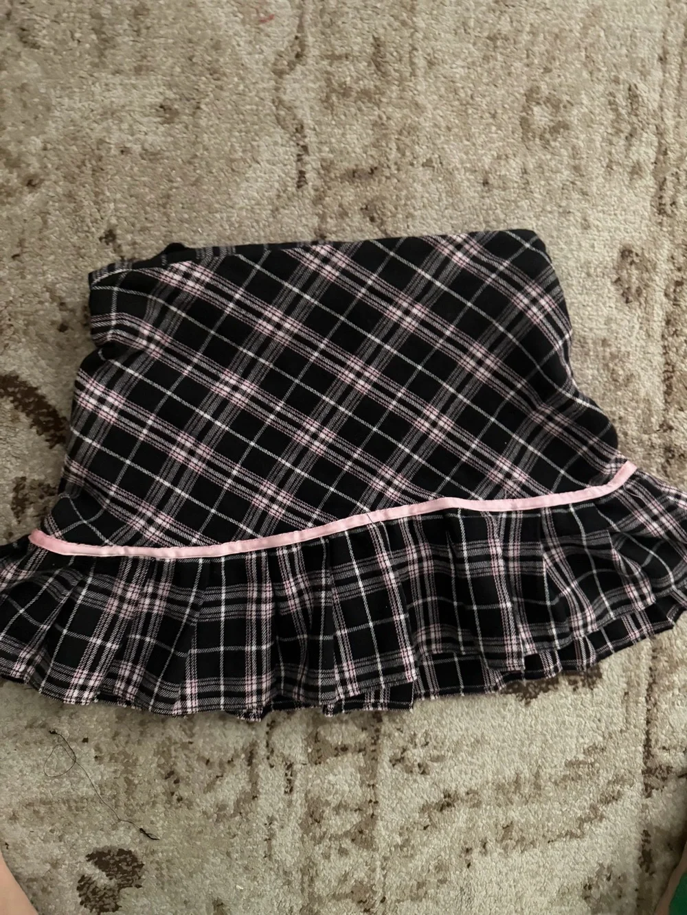 SHEIN Black Plaid Mini Skirt with Pink Accents